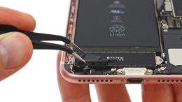 iphone-7-plus-teardown-shows-longer-lasting-2900-mah-battery-and-3gb-of-ram